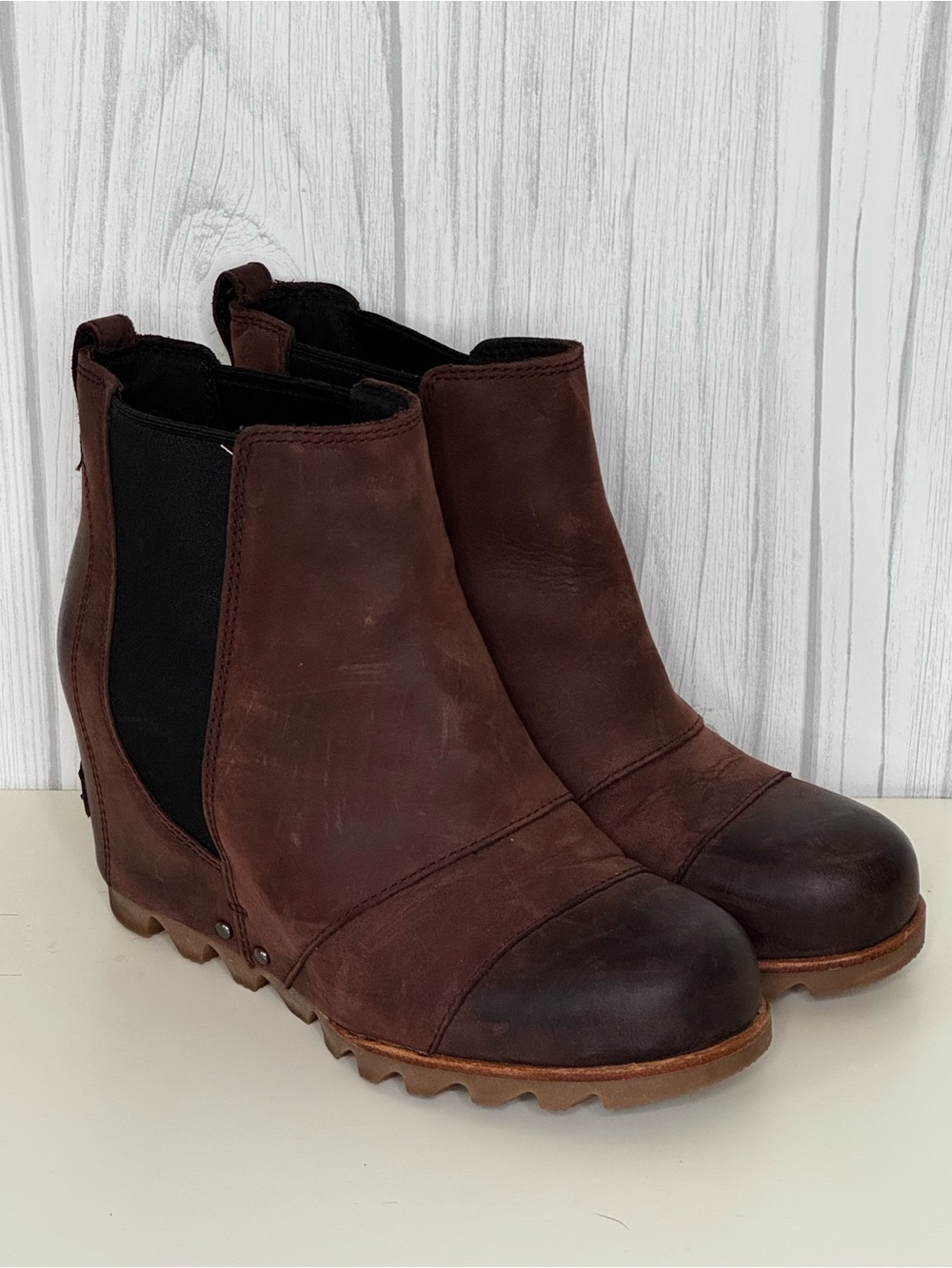Sorel Discontinued Lea Brown boots